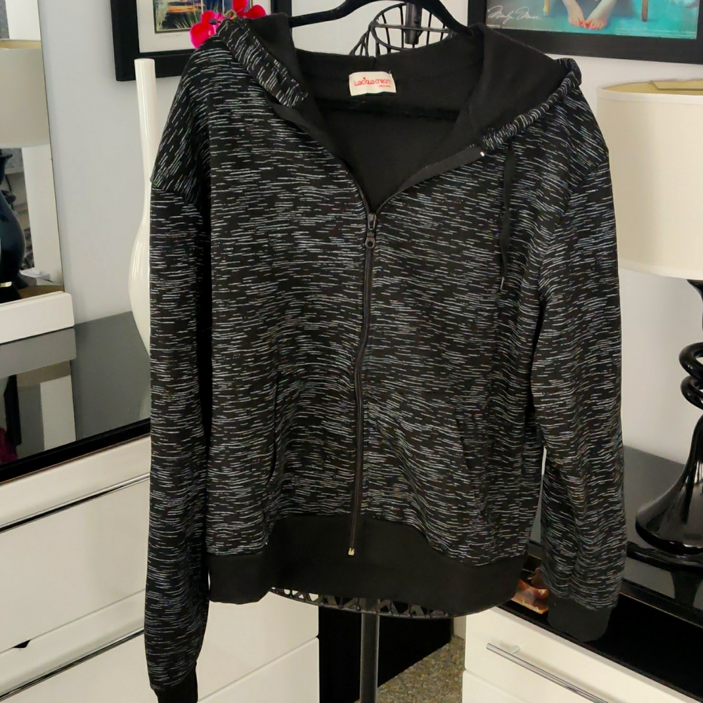 NWOT XL women hoodie full zip black/white